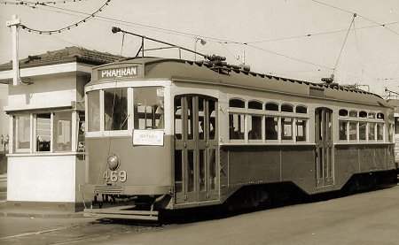 M&MTB No 469 at the Batman Avenue tram shelter, 1965. Photograph courtesy Mal Rowe